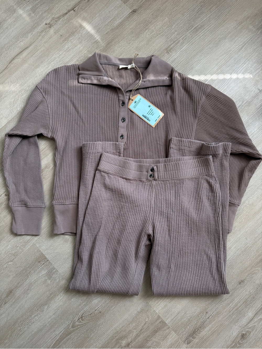 Faherty Apres Henley Waffle Set